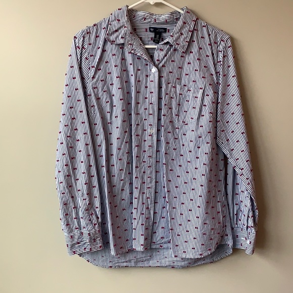 Cute button down - Picture 1 of 5